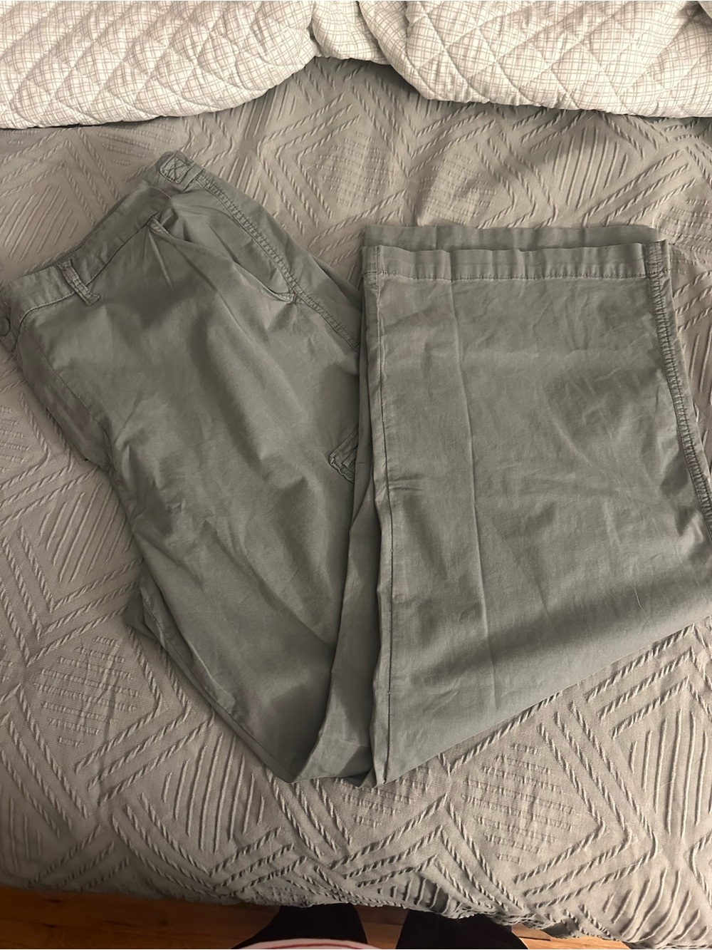 American Eagle Outfitters Wide Leg Pants in Gray